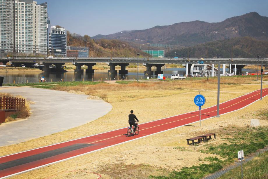 甲川世界路 02