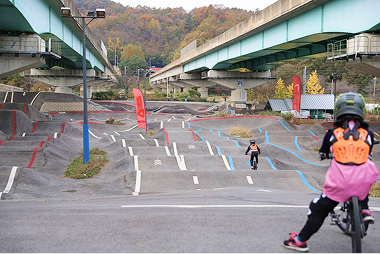 갑천누리길 펌프트랙 이미지2