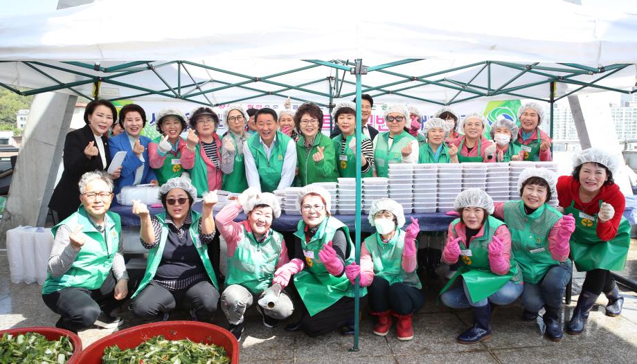 대전 서구 새마을부녀회, 밑반찬 만들기 나눔 봉사 이미지