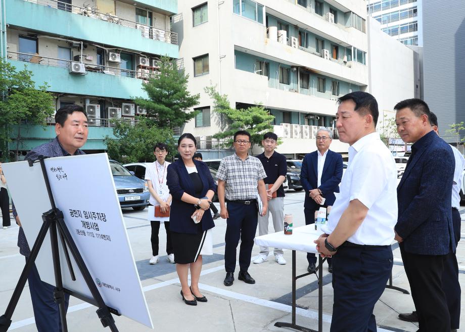 서철모 서구청장, 취임 1주년 기념 주차환경 개선 현장 방문 이미지