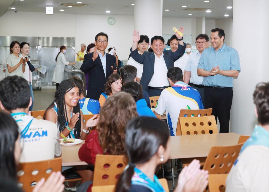 서철모 서구청장, 서구 방문 잼버리 스카우트 대원들 지원 이미지