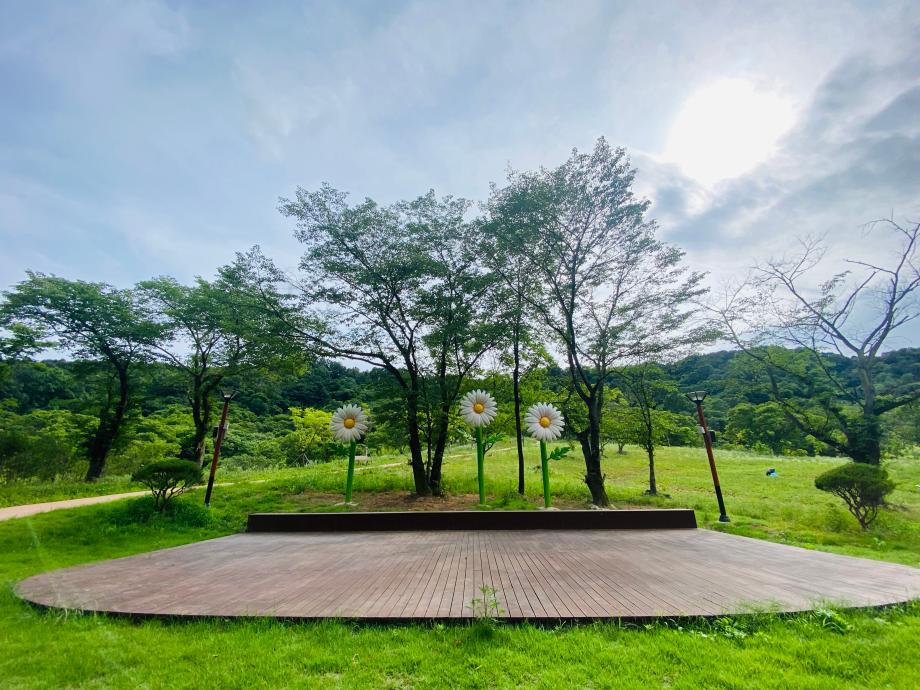 노루벌적십자생태원 야외무대 이미지