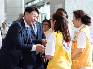 대전 서구, 적십자봉사회로부터 여름 이불 200채 기탁받아